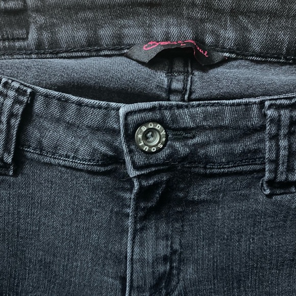 Straight Leg Jeans - Picture 6 of 9